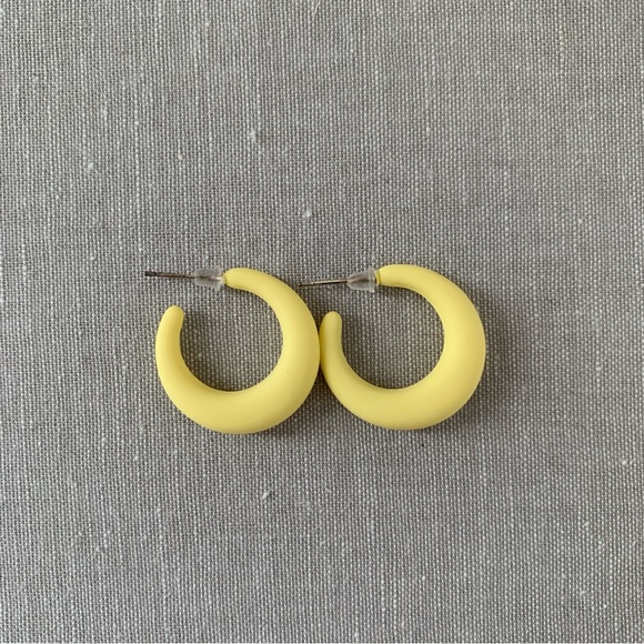 3/$20 fun colorful earrings pack - Picture 3 of 11